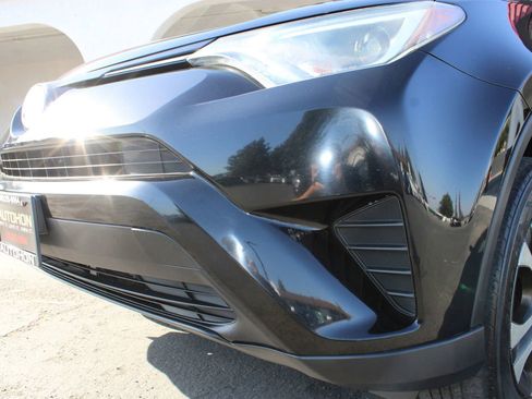 Used 2018 Toyota RAV4 LE w/ All Weather Liner Package FWD image 4
