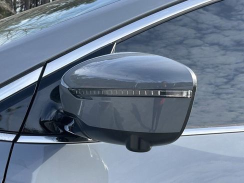 Certified 2023 Nissan Murano Platinum w/ Cargo Package image 32