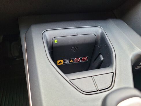 Used 2023 Toyota Crown Limited image 29