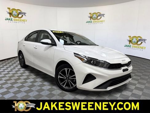 Used 2023 Kia Forte LXS w/ LXS Technology Package FWD image 1