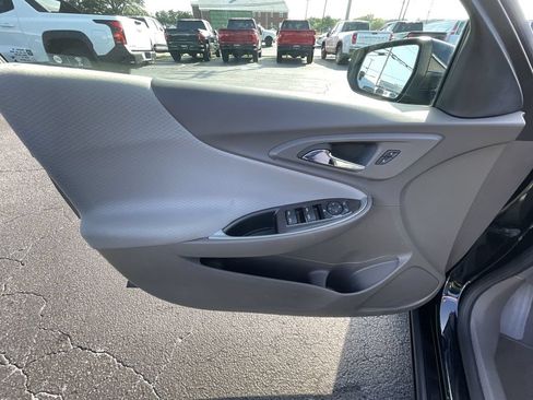 Used 2025 Chevrolet Malibu LS FWD image 21