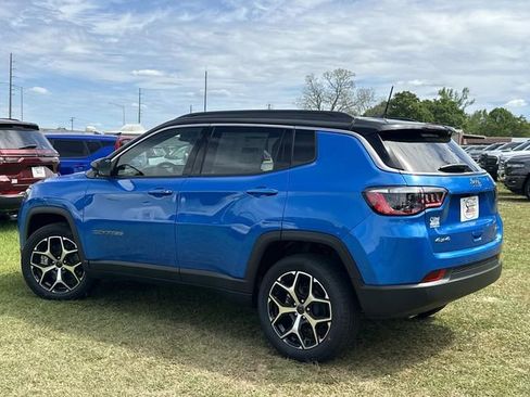 New 2026 Jeep Compass Limited image 9