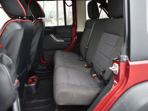 Used 2012 Jeep Wrangler Unlimited Sport image 26
