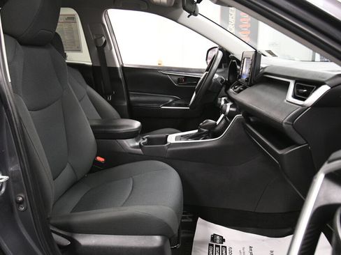 Used 2022 Toyota RAV4 LE AWD/4WD image 24