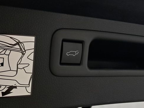 Used 2024 Toyota Highlander XSE image 37