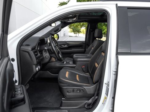 Used 2023 GMC Yukon AT4 w/ AT4 Premium Package AWD/4WD image 4
