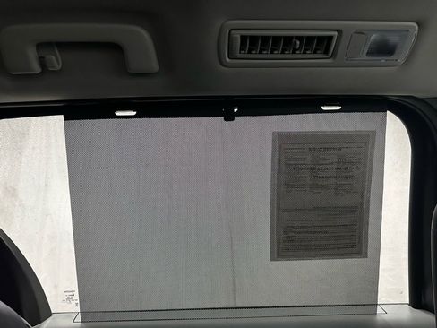 Used 2025 Toyota Sienna XLE image 46