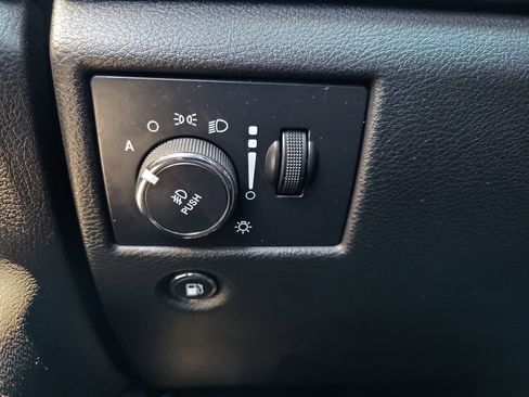 Used 2021 Jeep Grand Cherokee Laredo X RWD image 29