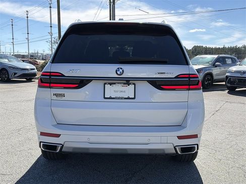 Used 2024 BMW X7 xDrive40i w/ Premium Package image 25