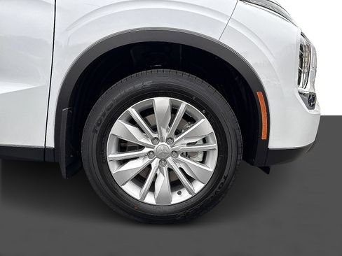 New 2025 Mitsubishi Outlander ES image 2