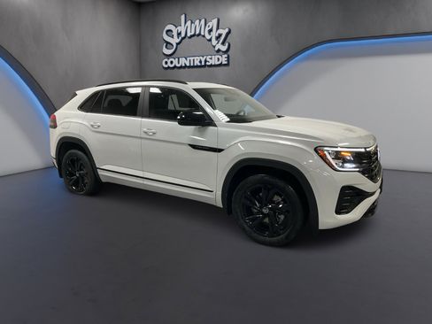 New 2026 Volkswagen Atlas Cross Sport SEL R-Line AWD/4WD image 2