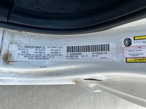 Used 2012 Chrysler 200 S FWD image 9