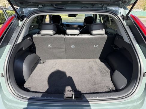 Used 2025 Kia Niro EX image 11