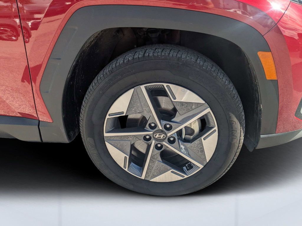 Certified 2025 Hyundai Tucson SEL AWD/4WD image 14