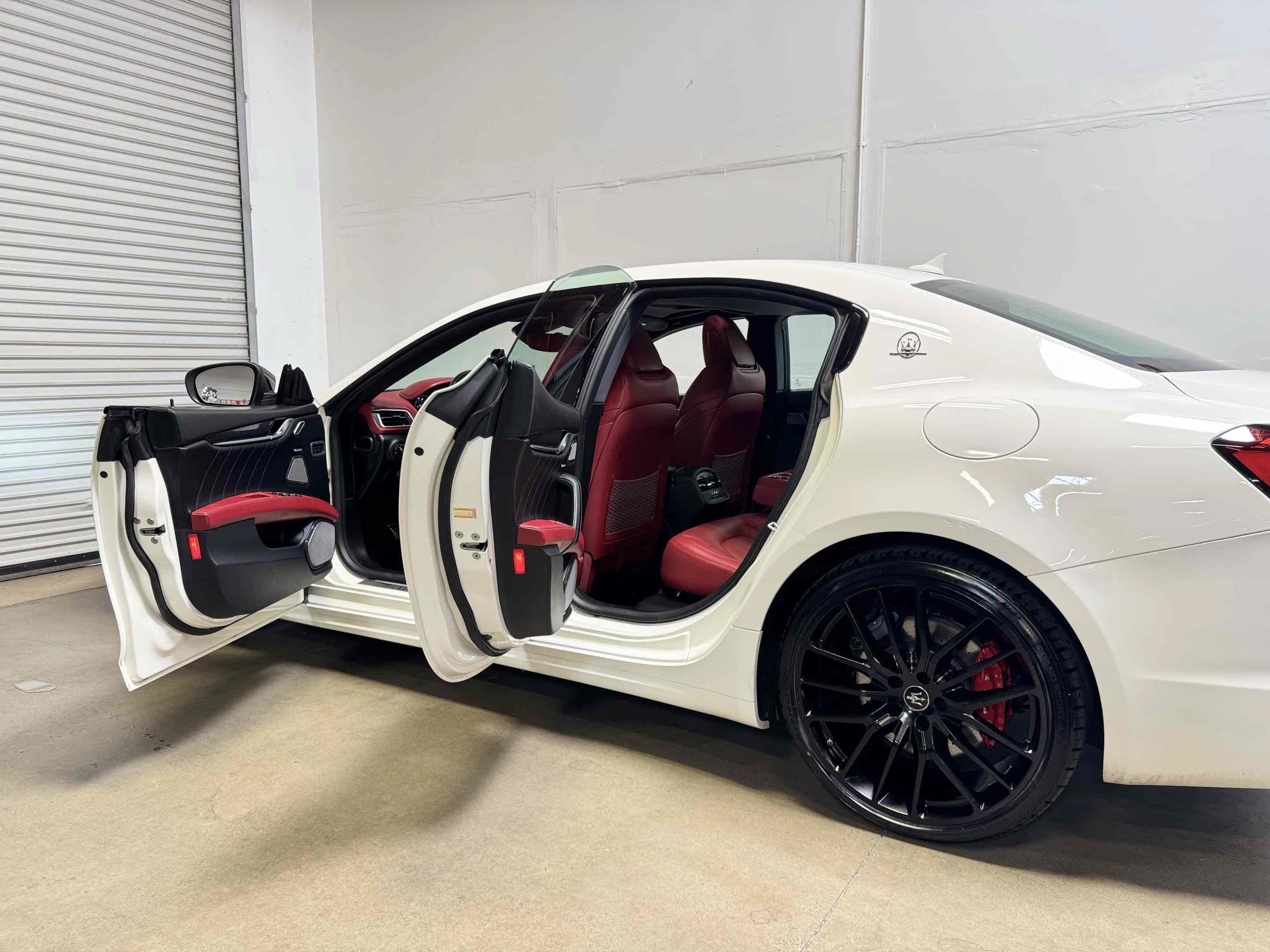 Used 2021 Maserati Ghibli S GranSport RWD image 23