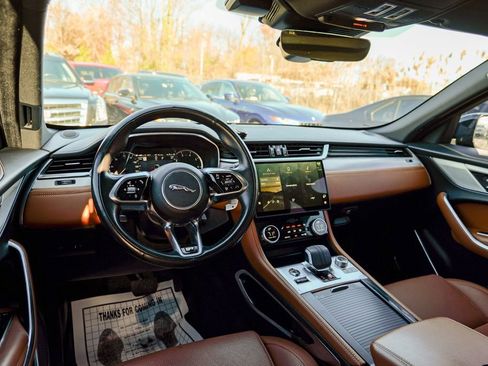 Used 2023 Jaguar F-PACE R-Dynamic S image 40