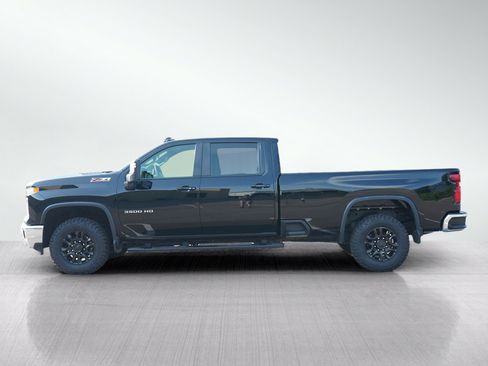 Used 2024 Chevrolet Silverado 3500 LT w/ Convenience Package AWD/4WD image 2