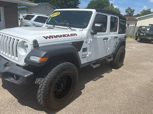 Used 2018 Jeep Wrangler Unlimited Sport S AWD/4WD image 4