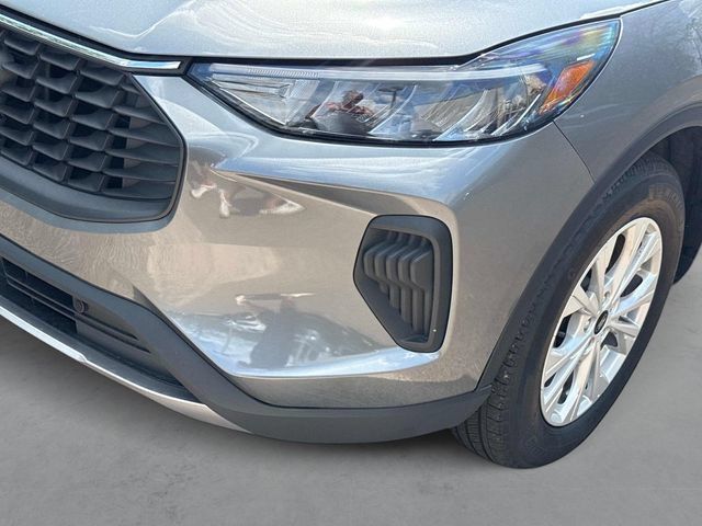 Used 2025 Ford Escape Active FWD image 10