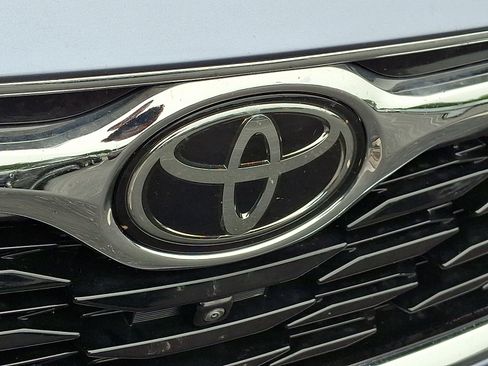 Certified 2023 Toyota Highlander Limited AWD/4WD image 5