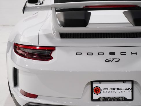 Used 2018 Porsche 911 GT3 RWD image 35