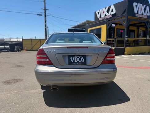 Used 2005 Mercedes-Benz C 230 Sedan image 7