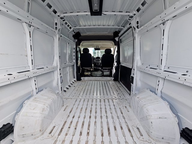 Used 2025 RAM ProMaster 2500 w/ Convenience Group FWD image 3
