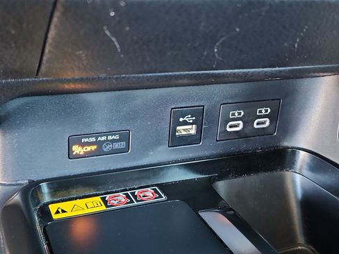 Used 2025 Toyota Camry SE image 18