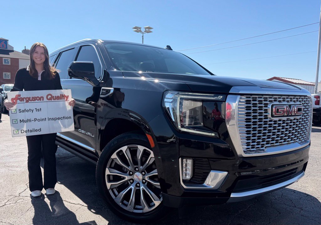 Used 2022 GMC Yukon Denali w/ Denali Premium Package AWD/4WD image 1