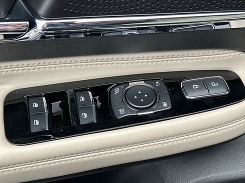 New 2025 Lincoln Corsair Premiere w/ Equipment Group 101A image 14