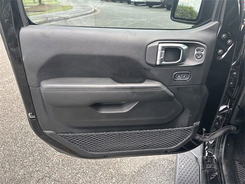 Used 2020 Jeep Gladiator Overland image 10