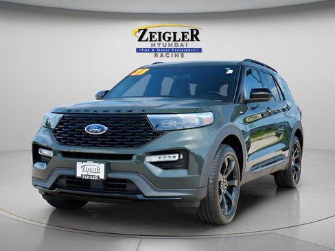 Used 2023 Ford Explorer ST-Line w/ Class IV Trailer Tow Package AWD/4WD image 3