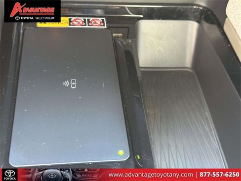 Used 2025 Toyota Camry XLE image 30