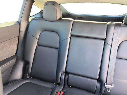 Used 2024 Tesla Model Y Long Range image 5