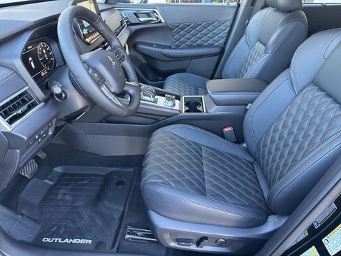 New 2025 Mitsubishi Outlander SEL image 23