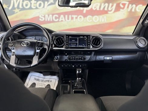 Used 2021 Toyota Tacoma TRD Off-Road image 40