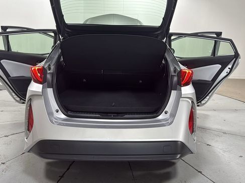 Used 2017 Toyota Prius Prime Premium image 16
