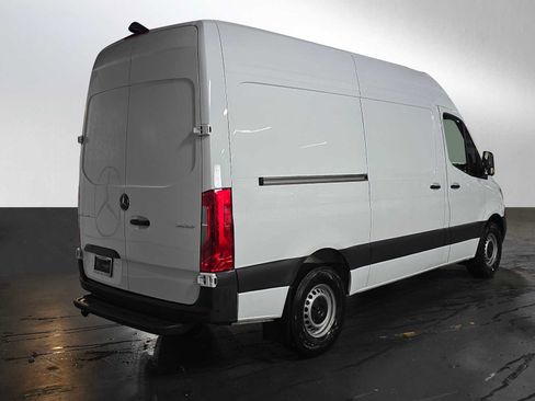 Used 2025 Mercedes-Benz Sprinter 2500 image 3