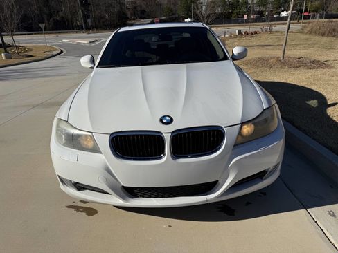 Used 2009 BMW 328i xDrive Sedan image 3