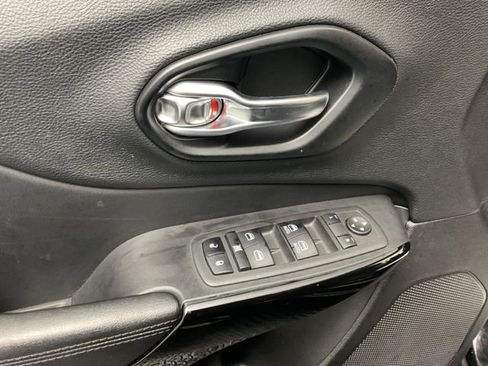 Used 2021 Jeep Cherokee Latitude Plus image 11