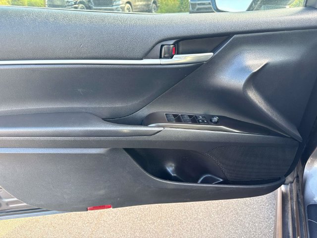 Used 2023 Toyota Camry SE FWD image 15