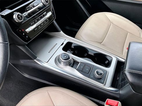 Used 2023 Ford Explorer Limited image 17