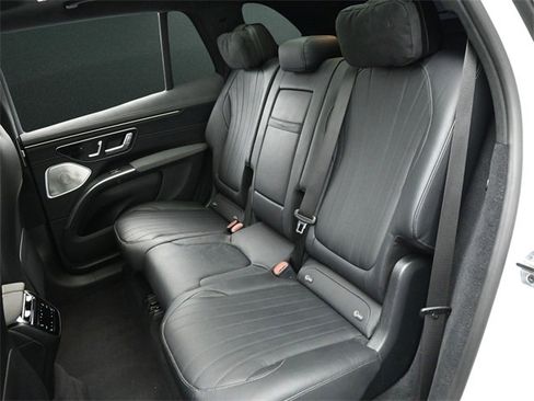 Used 2023 Mercedes-Benz EQS 580 4MATIC SUV image 16