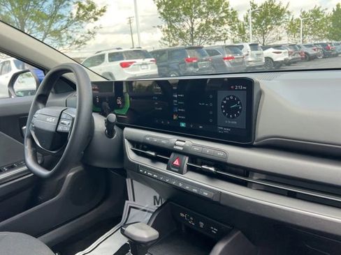 Certified 2025 Kia K4 FWD image 31