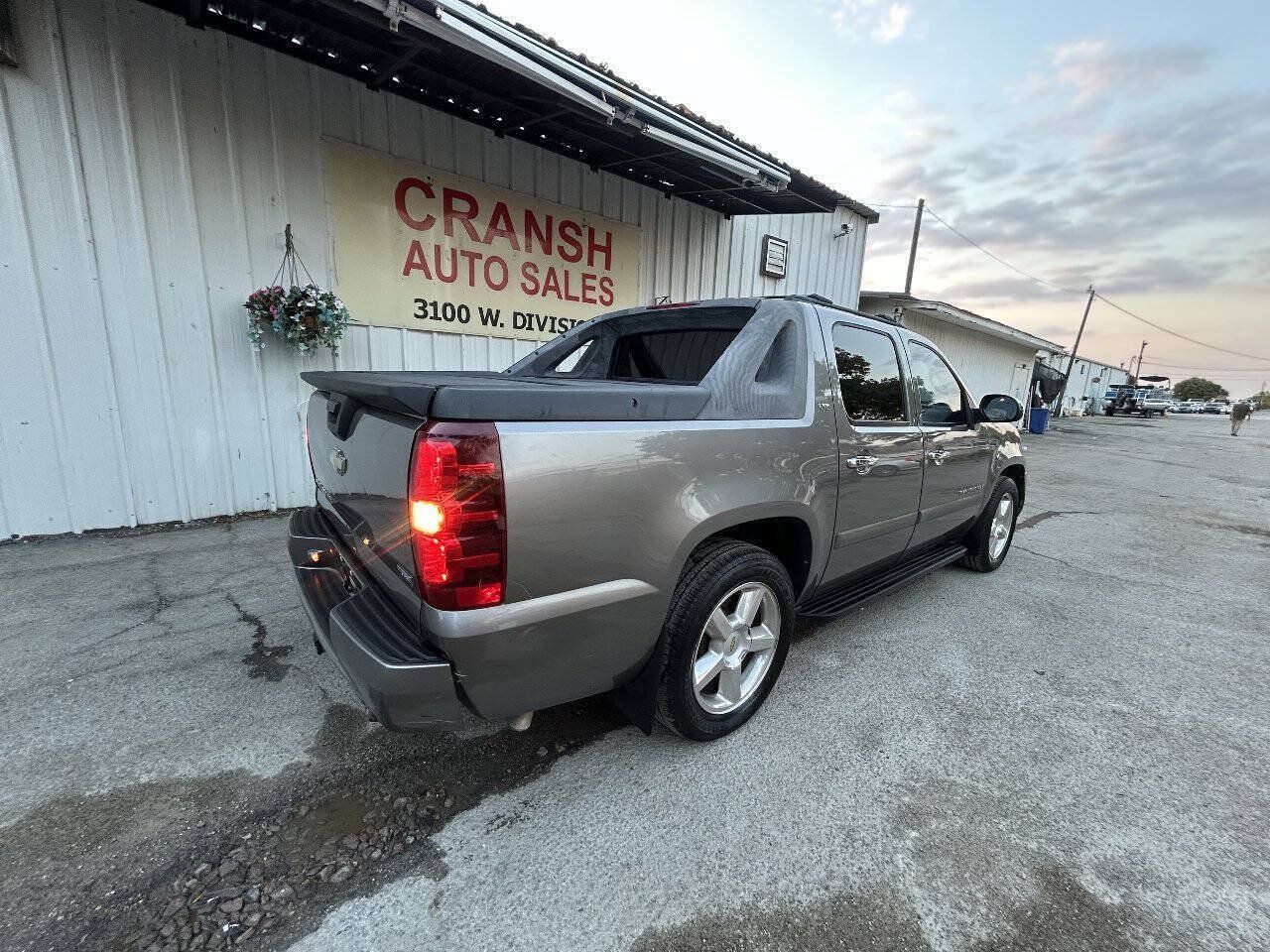 Used 2008 Chevrolet Avalanche LTZ w/ LTZ Preferred Equipment Group RWD image 4