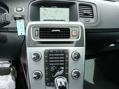 Used 2017 Volvo S60 T5 Dynamic w/ Vision Package image 19