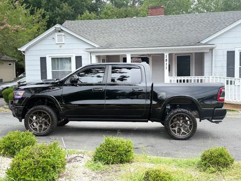 Used 2019 RAM 1500 Laramie AWD/4WD image 3