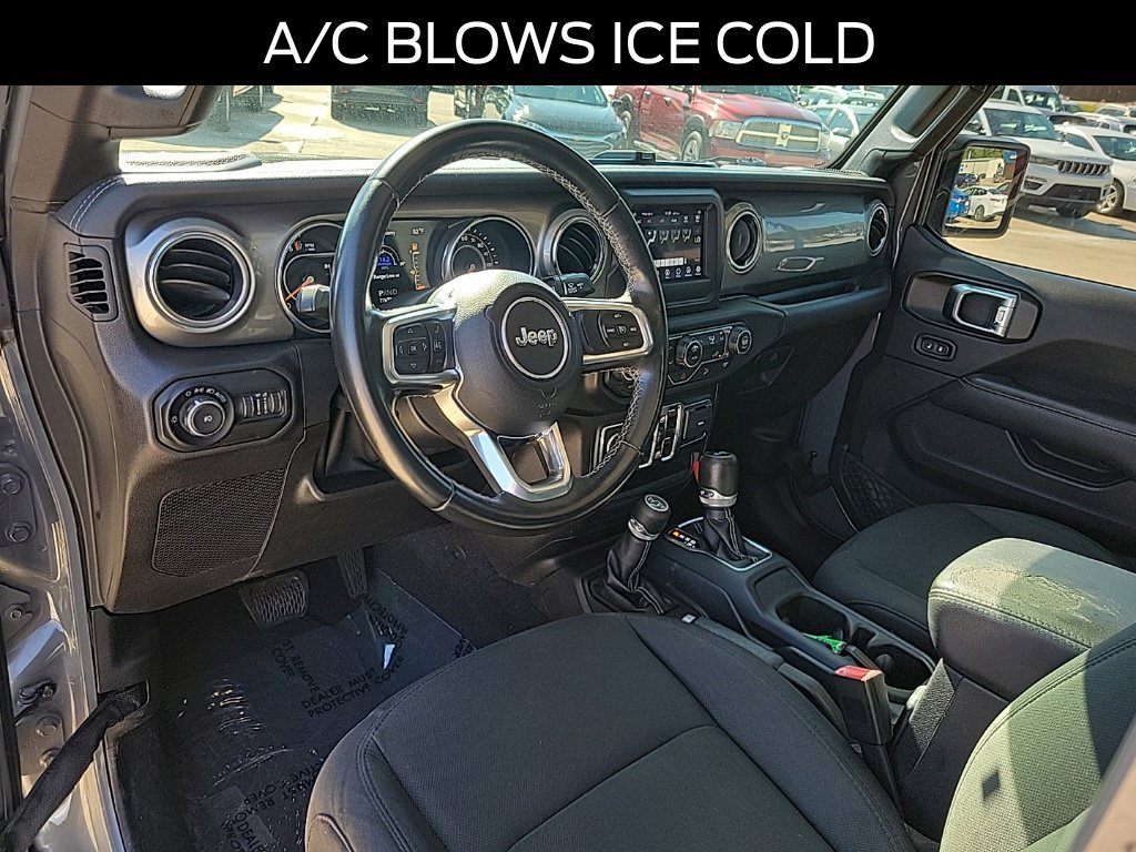 Used 2019 Jeep Wrangler Unlimited Sahara AWD/4WD image 18