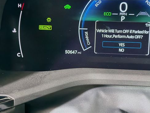 Used 2025 Toyota Camry LE w/ Convenience Package image 14