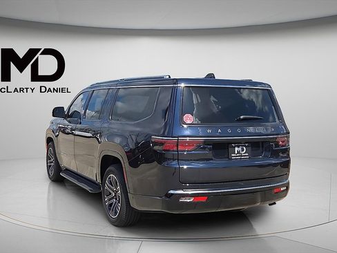 New 2025 Jeep Wagoneer L 4WD w/ Convenience Group I image 4